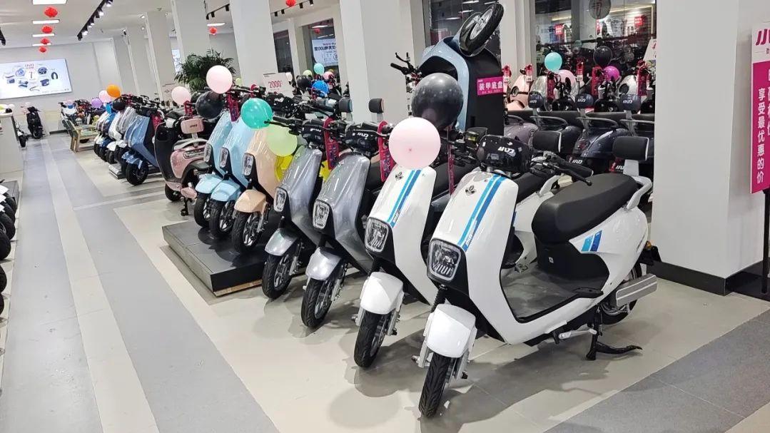 雅迪爱玛哪个电动车更好,雅迪和爱玛和新日哪个质量好点