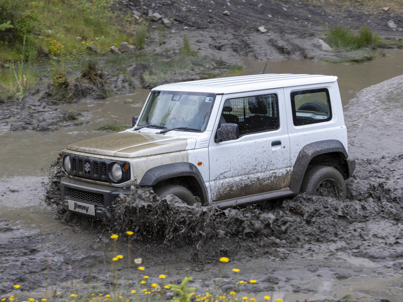 离了大谱！2.8T国六普拉多重回国内，价格比宝马X5还高得多