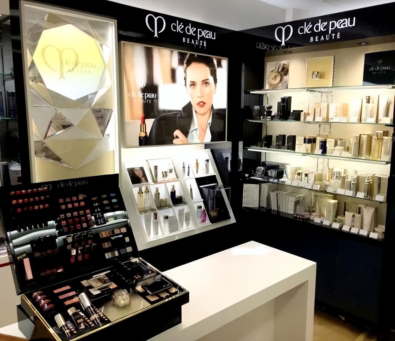 cpb肌肤之钥鎏金口红的特点,cpb70周年限定面霜