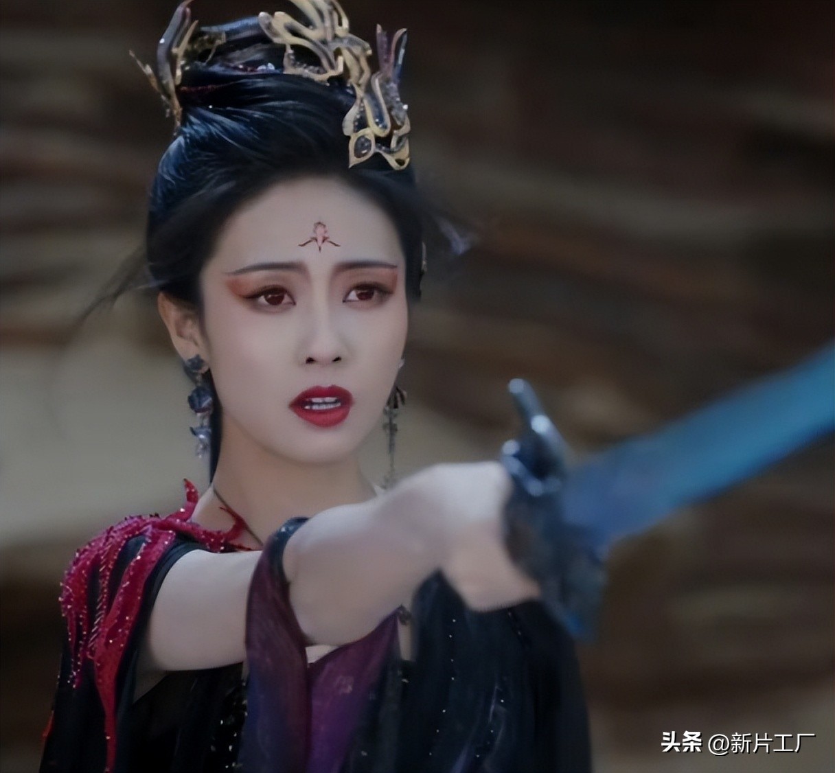 求求古装剧，别乱抹眼影了，显脏显肿，长得美也驾驭不了