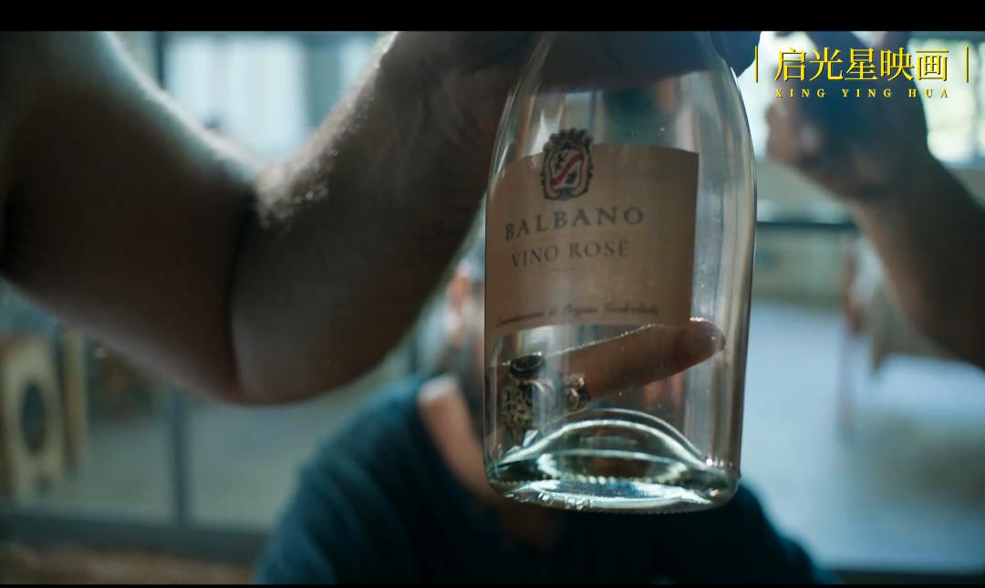 黑帮女老大成长史,黑帮女老大的传奇人生