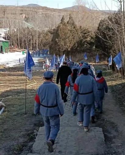 北诗镇科协等部门在卧龙湾康养小镇开展关爱未成年人科普实践研学