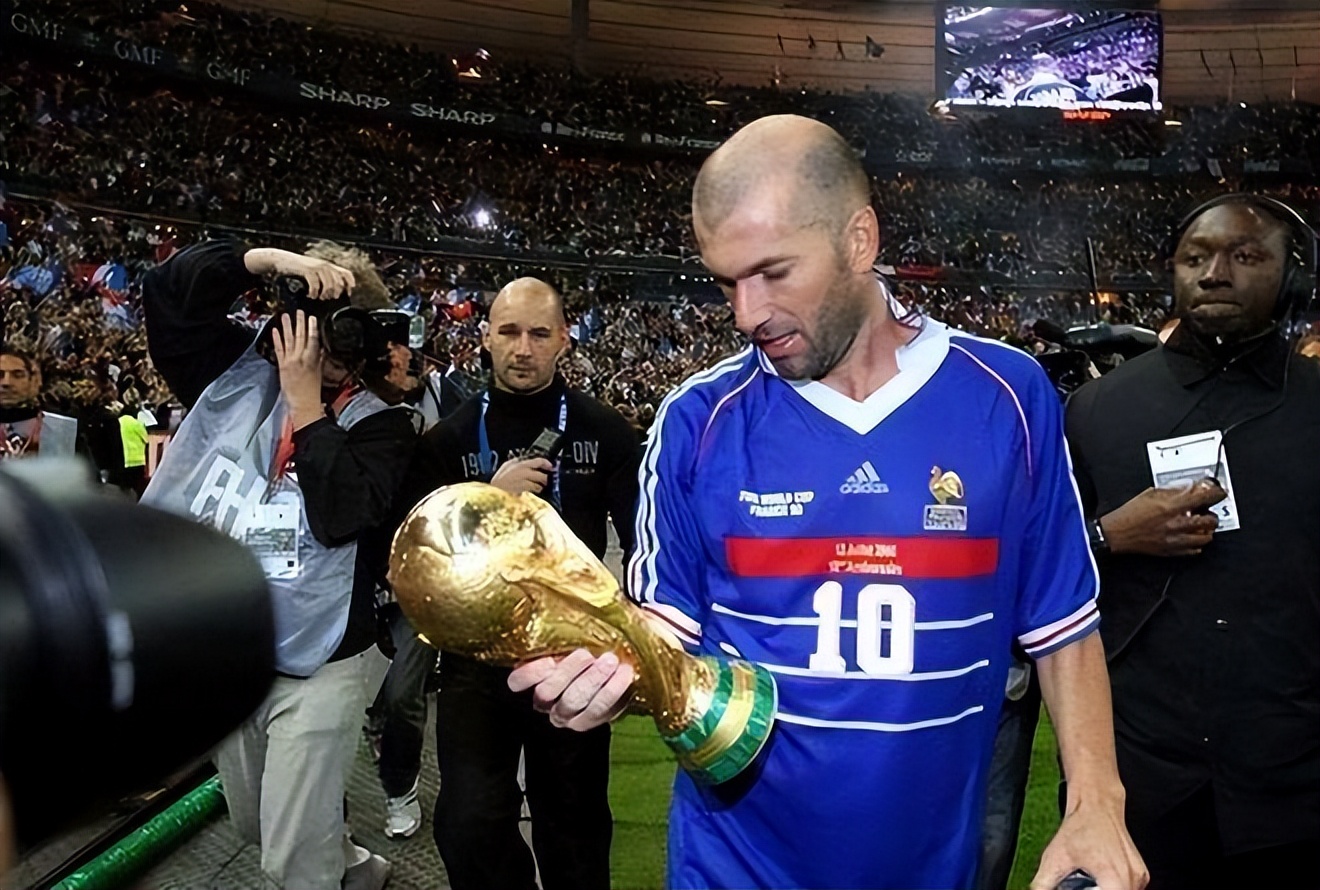 世界足坛史上百大巨星排行榜,世界足坛史上十大足球巨星