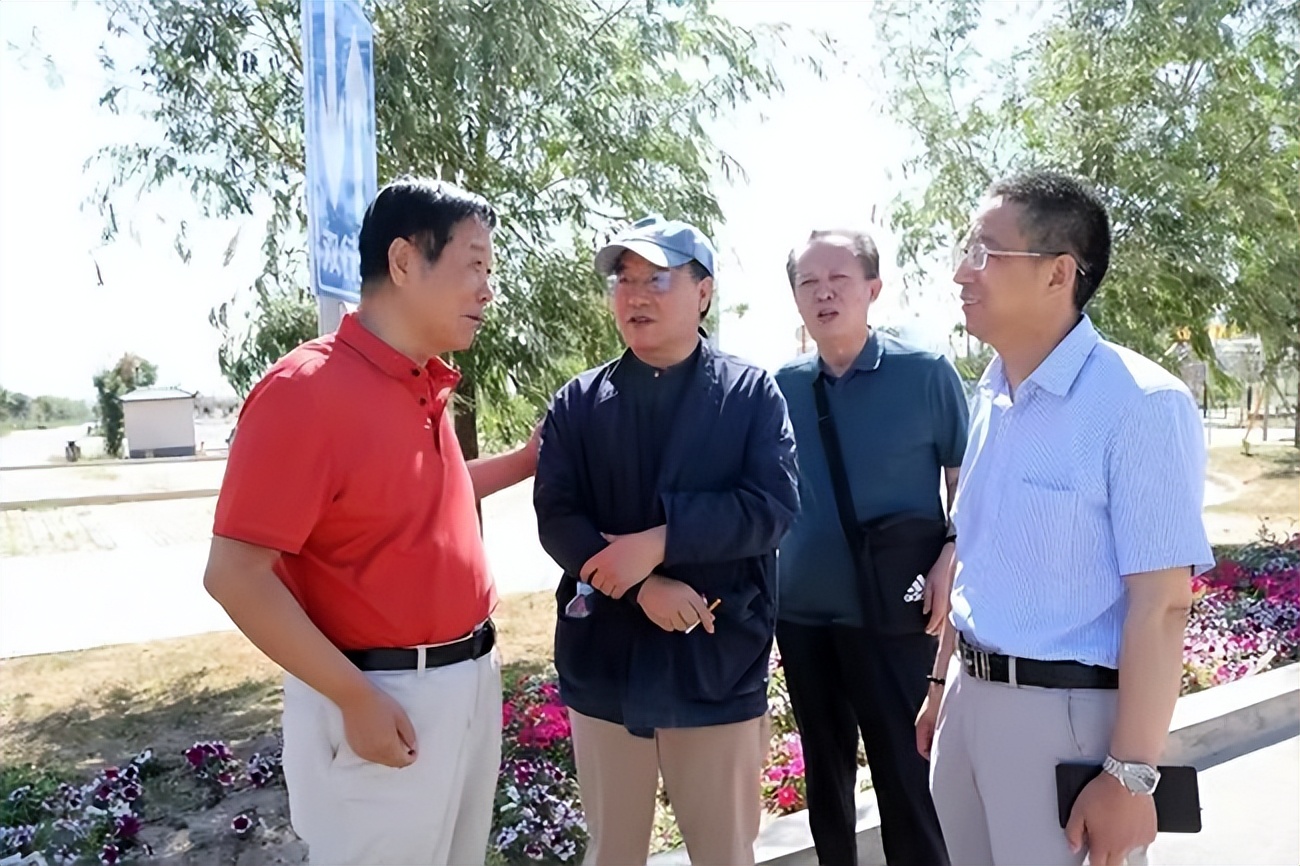 常觅春归不知处花田此地得逢君：栖云田园小镇·花间集