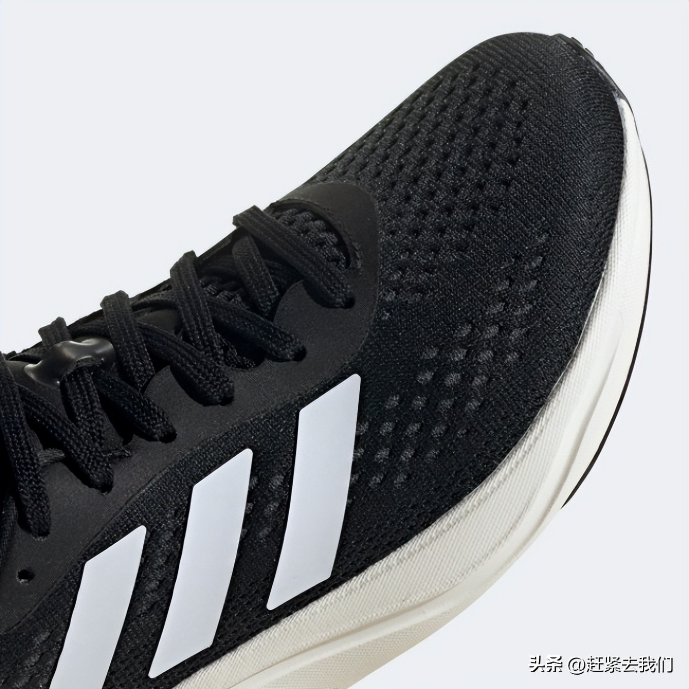 踩在云朵上的跑鞋,踩在云朵上的鞋子视频