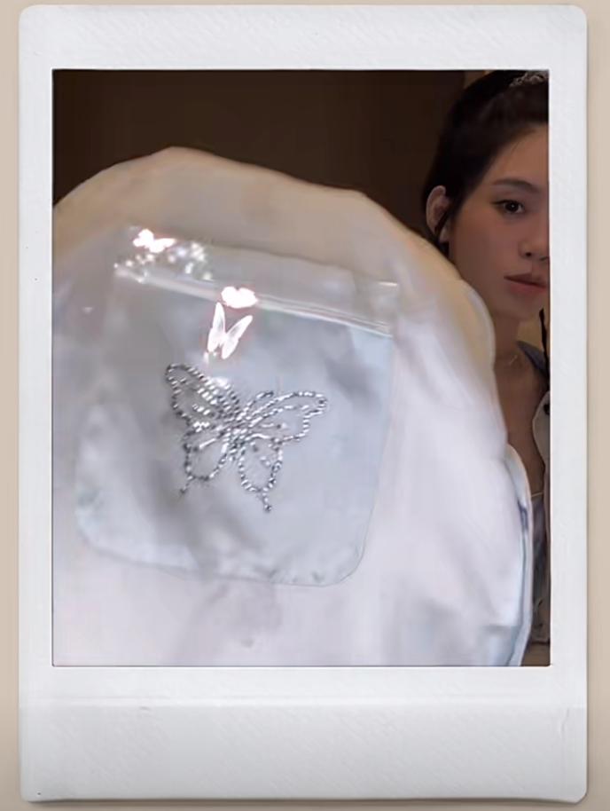 奚梦瑶晒视频分享贵妇生活，真丝睡衣上镶钻，5套睡衣价值近2万