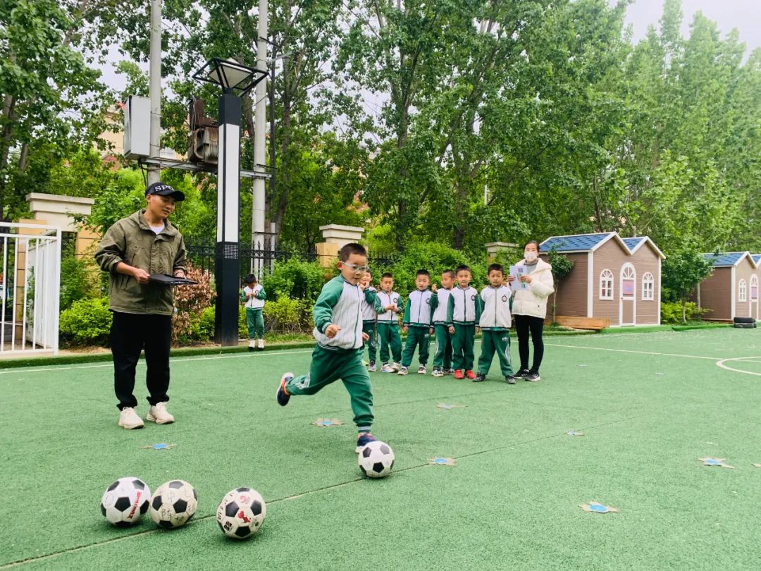足够精彩校园足球联赛火热进行中,足够精彩幼儿足球嘉年华