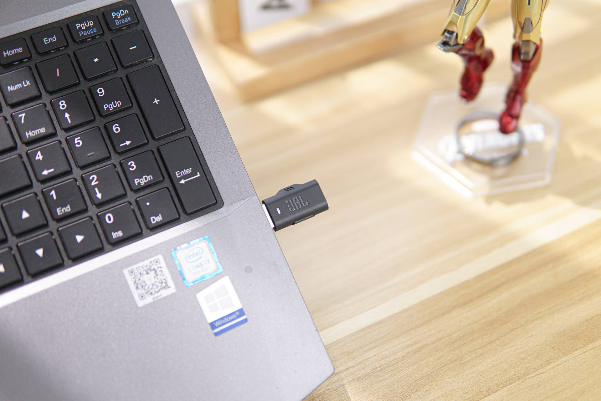 物理外挂！风吹草动都能听到，吃鸡成功率提升49%，JBL电竞耳机