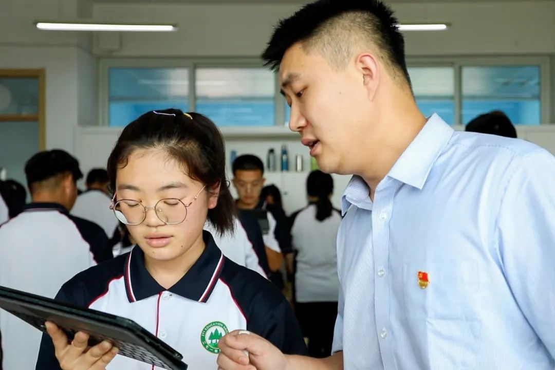 深耕“求真”教育，彰显先锋力量——品牌*党**员张新强