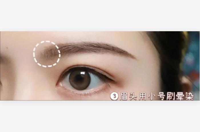 如何打扮自己又年轻又时尚,如何打扮自己才能吸引男性