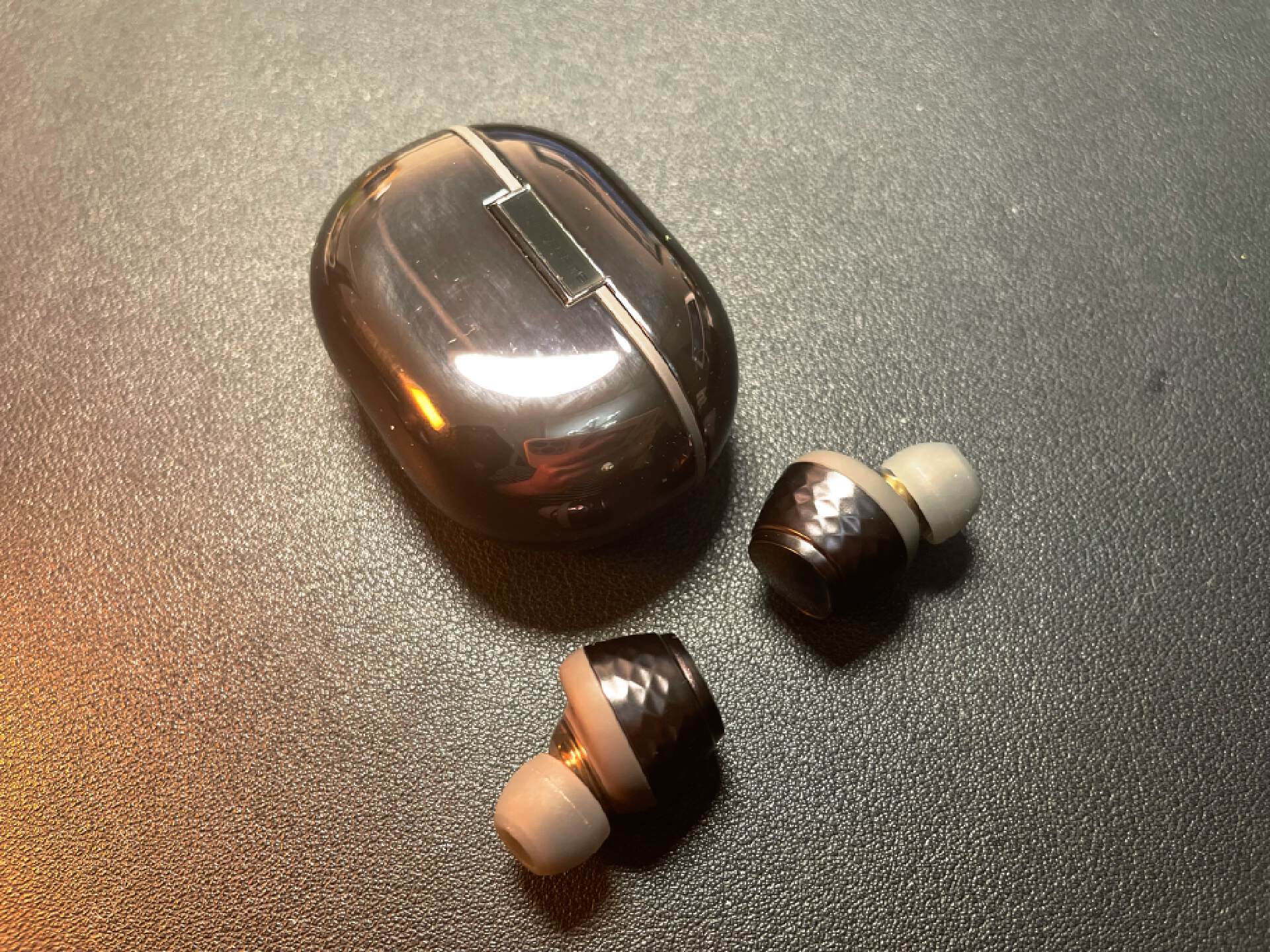 买耳机认准Hi-Res小金标！泥炭Engine4蓝牙耳机：300元档不二之选