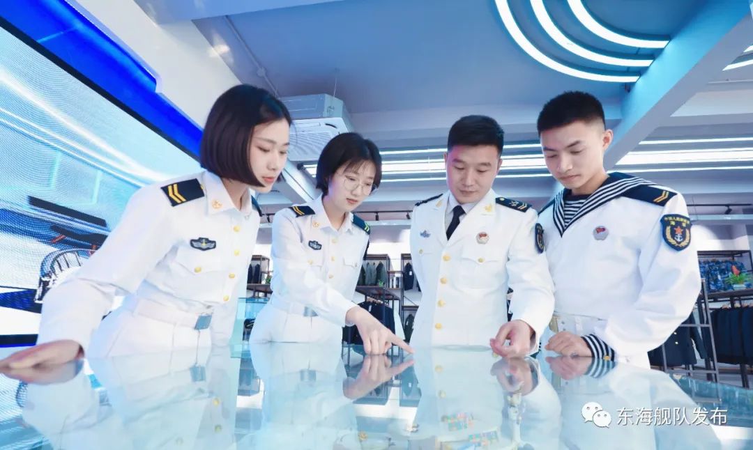 部队被装开箱,部队被装