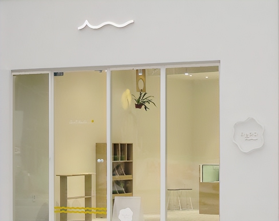 很有高级感的店招,35平店面设计