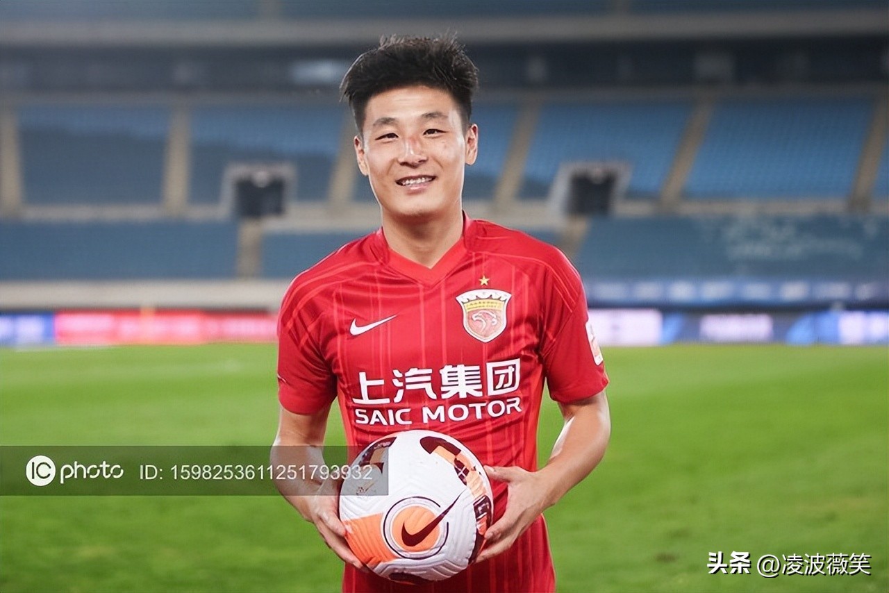 英雄返乡仍是骄傲！武磊31岁生日，国际足联送祝福，回归已进8球