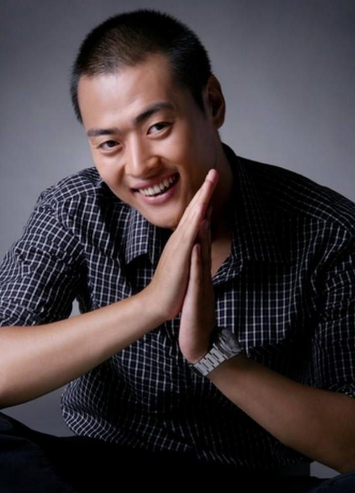 演员张桐:留学时穷得吃狗粮,曾多次自杀未遂,女友陪他走出低谷