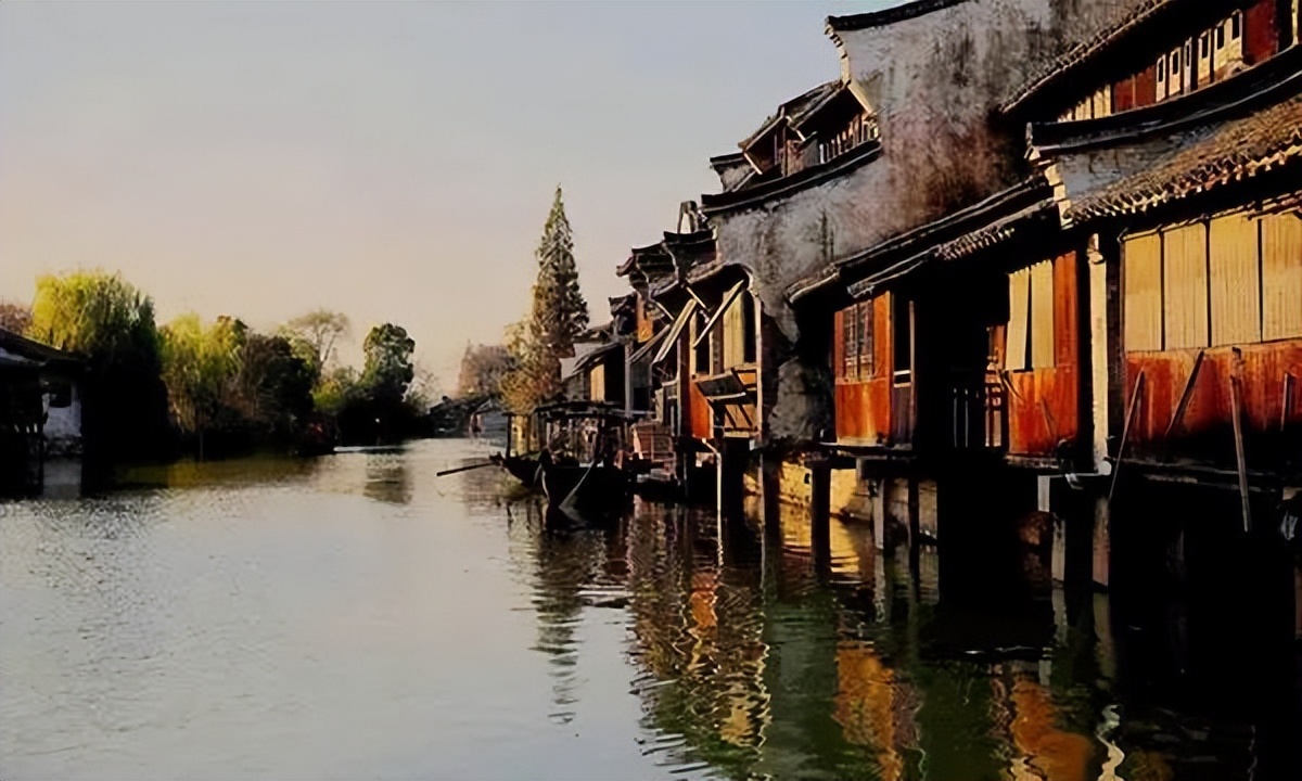 世界上最著名的十大古镇,云南著名古镇景点排名