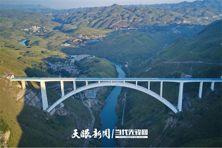 沿着高铁看贵州·一路向西｜逛游瀑乡品味乡愁