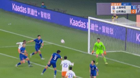 气愤又心酸！裁判无视泰山：2度致命改判，落寞中超贵族声嘶力竭