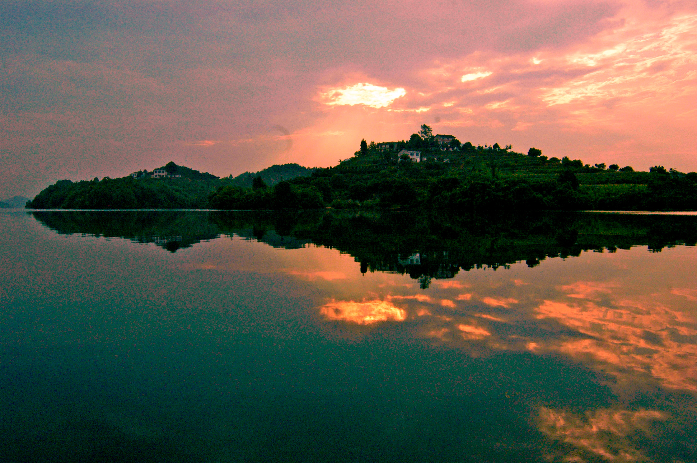 清江古诗杜甫,杜甫《清江》