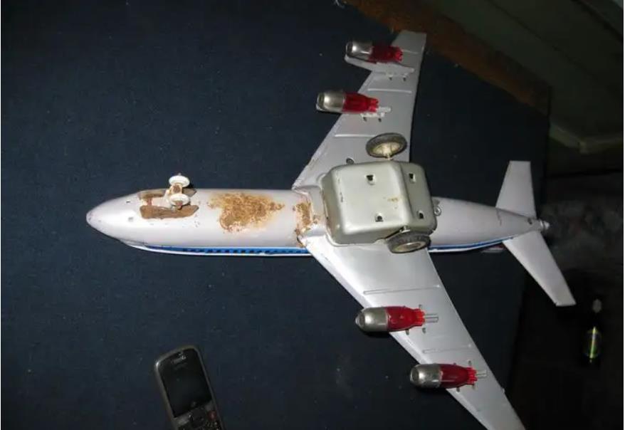 80年代小飞机目击者为什么是儿童,8090童年神秘小飞机照片