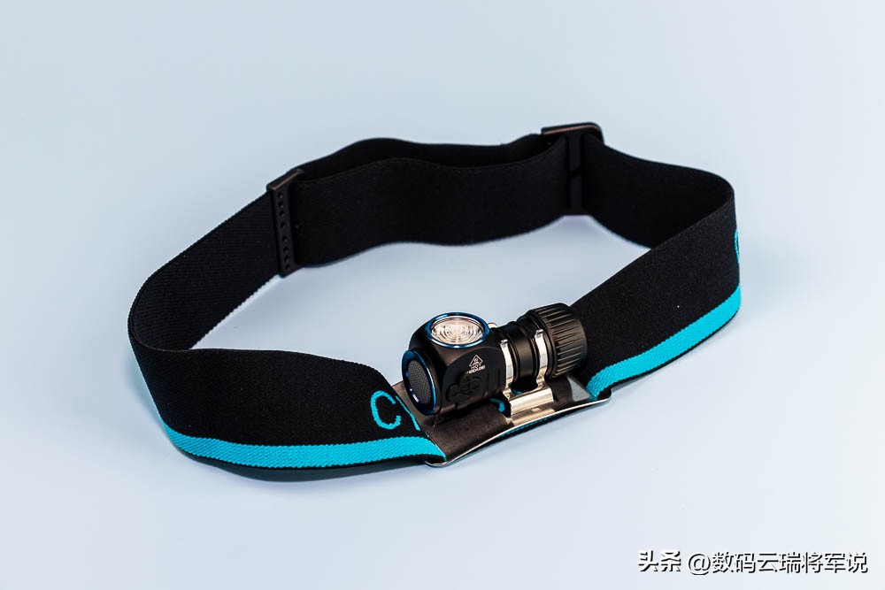 夜晚骑行照明好选择多功能L型迷你可充电头灯CYANSKYHS3R