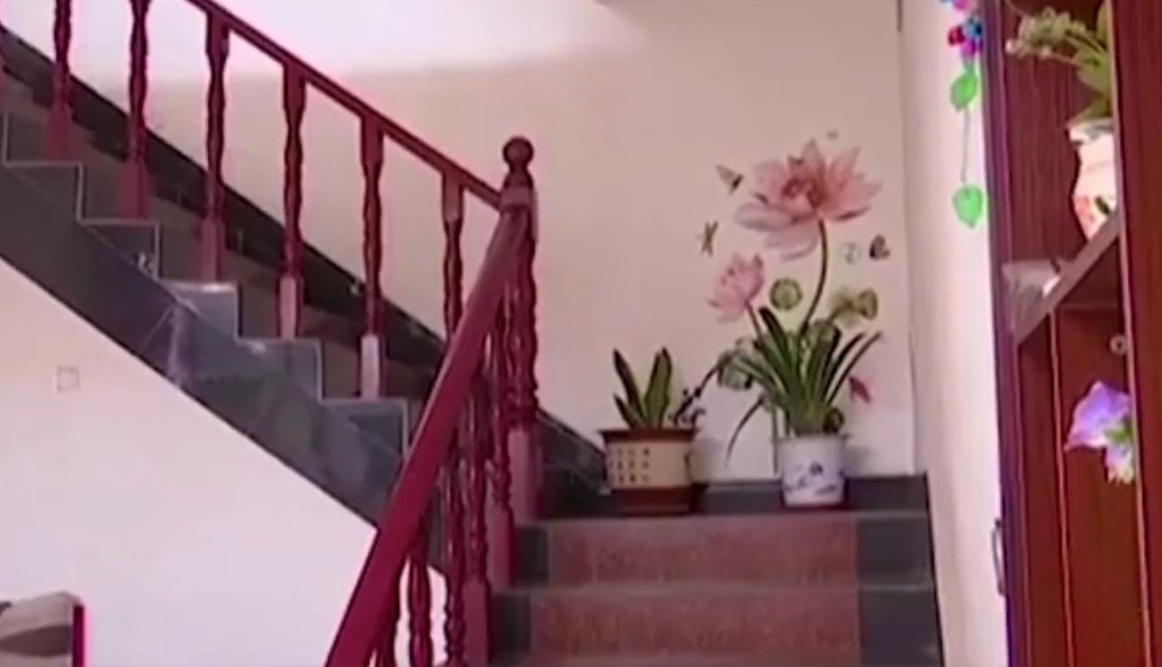 2021年，山西女子结婚五年没一分钱，买包卫生巾钱都需要向婆婆要