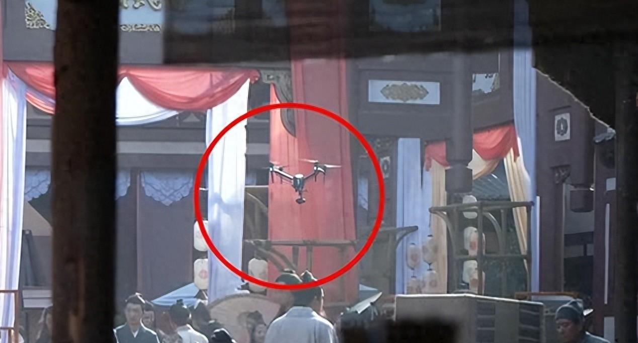 *绑捆**露大胸、台词胡来!这些“*辱侮**”观众的剧情,真把观众当呆子