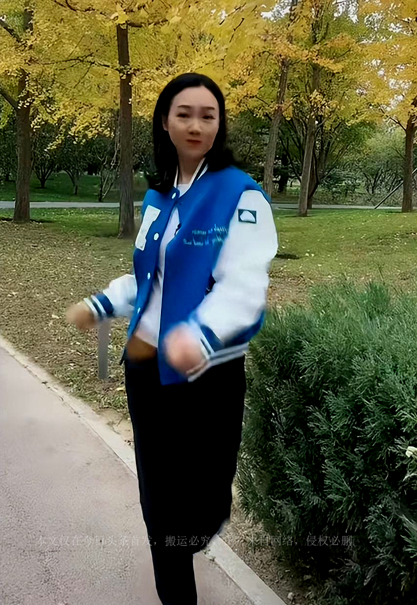 主持人周群感动落泪,主持人周群在央视