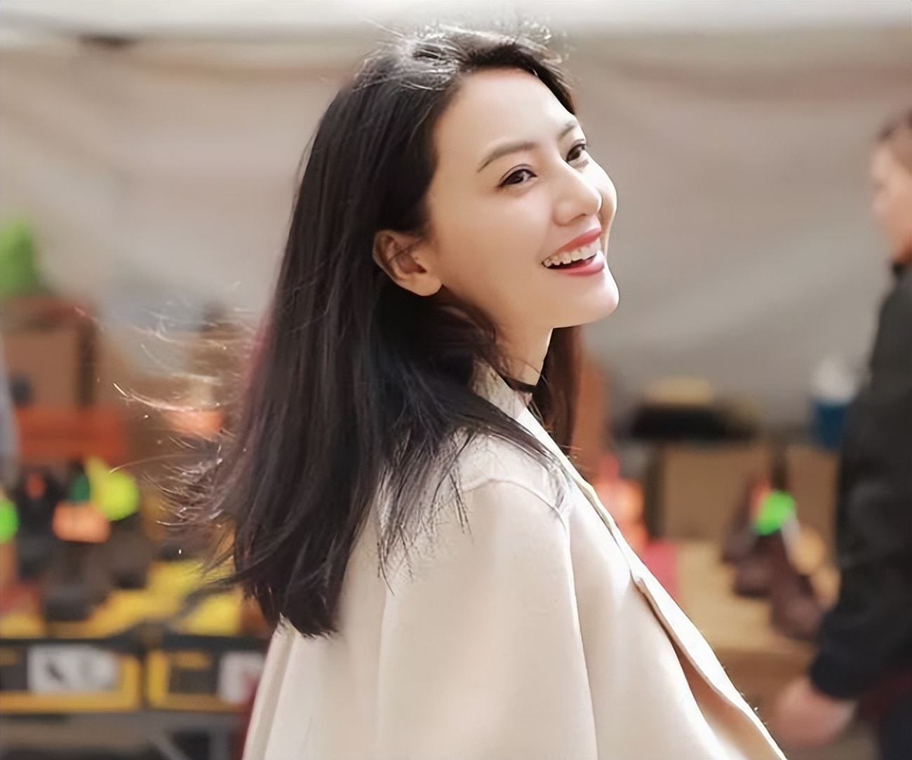 国民女神高圆圆:插足袁泉感情,王一博背后金主,屡被公公刁难