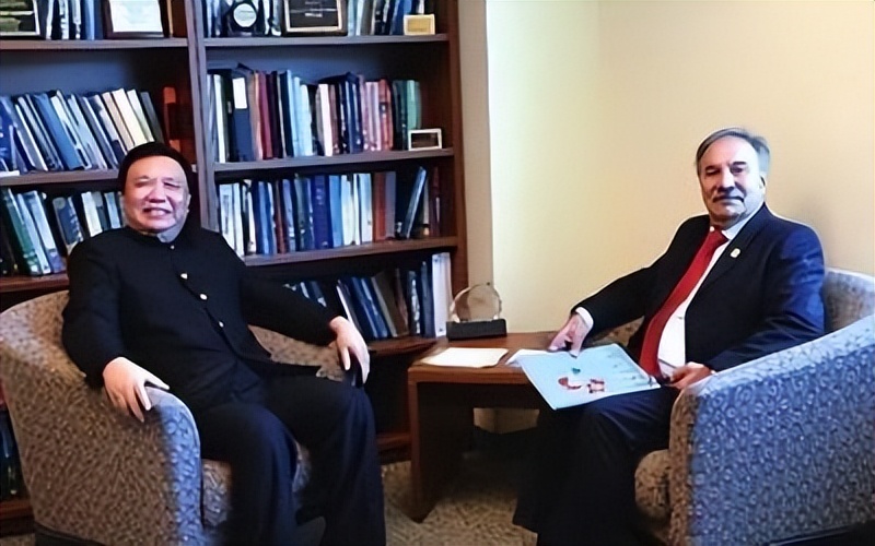 电池大王钟馨稼为美国捐款,电池大王钟馨稼近期状况