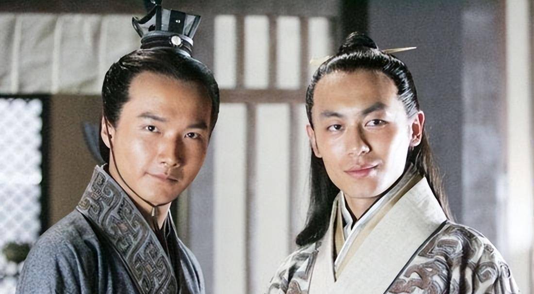 明明很帅自己却觉得很丑,明明很帅却打扮很丑