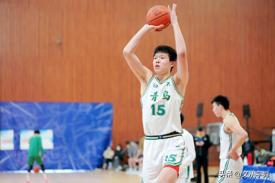 杨瀚森主场对阵青岛,青岛对战新疆杨瀚森表现