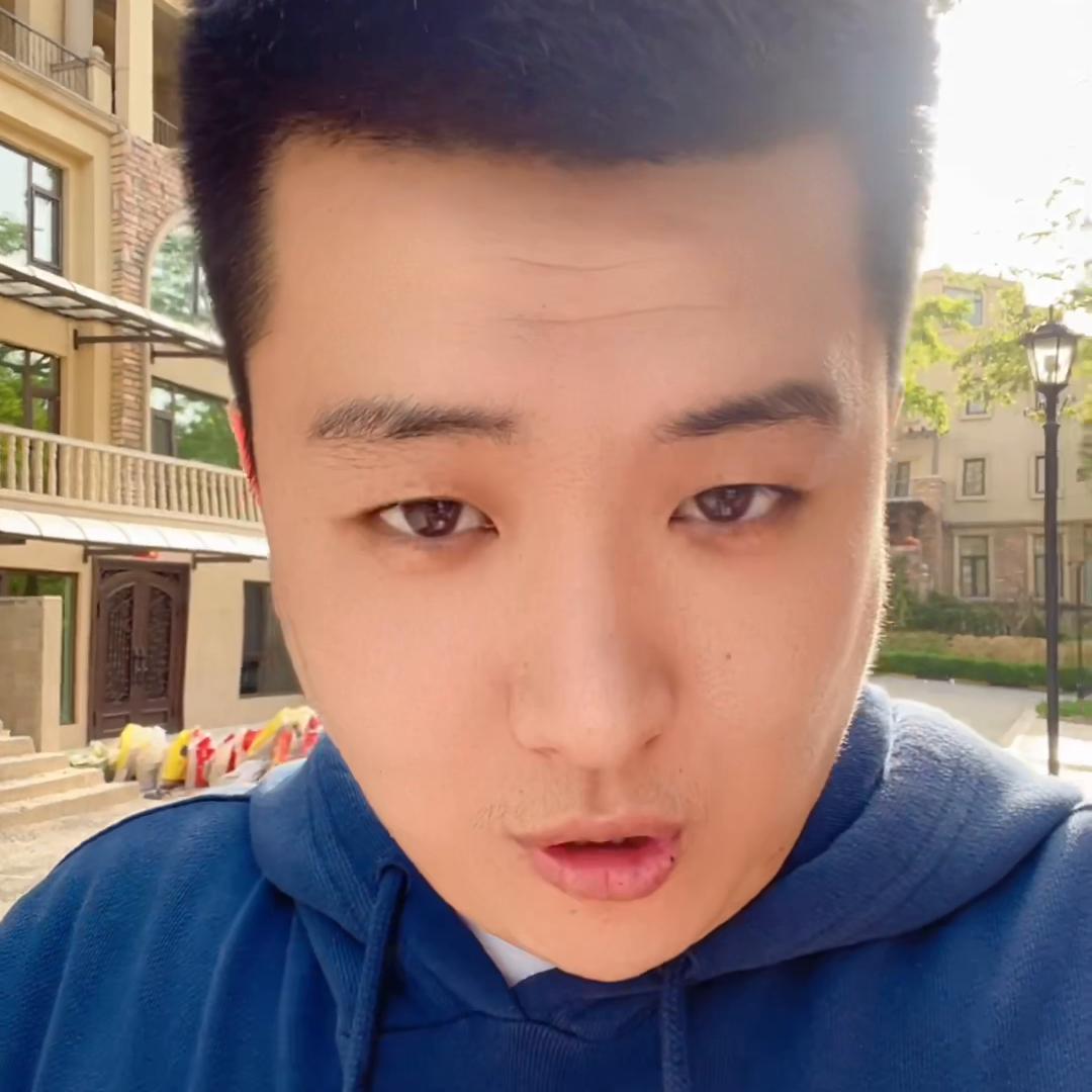 同样都是达人，听说普通探店达人一个月3000都搞不下，...