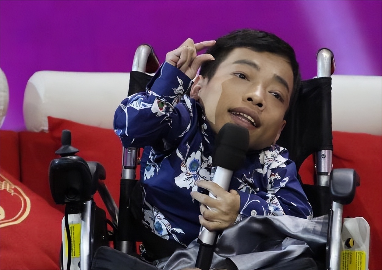 轮椅上的总裁身价3亿娶漂亮老婆,身价过亿总裁坐轮椅