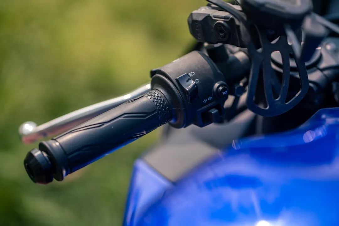 雅马哈yzf-r25测评老款,雅马哈推荐yzf-r6