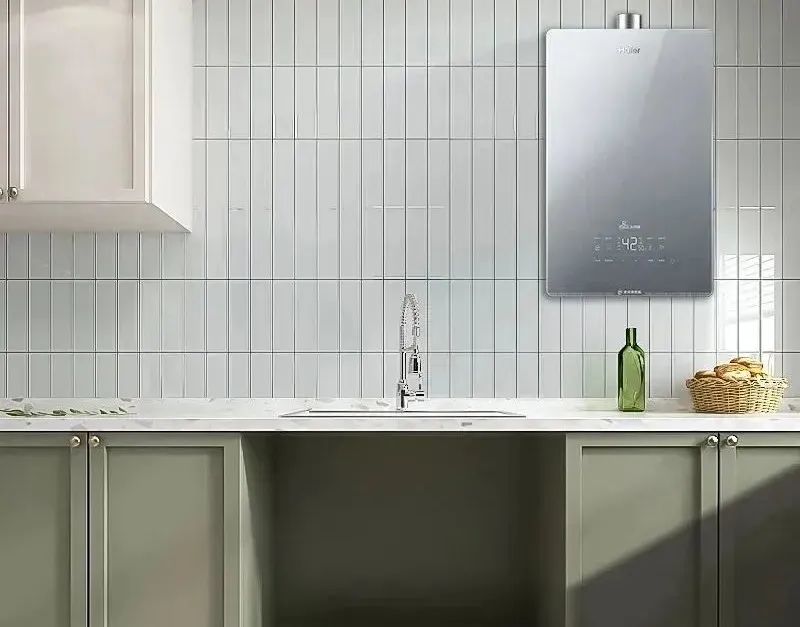 燃气热水器比电热水器有什么优点,燃气热水器和电热水器哪个费用低