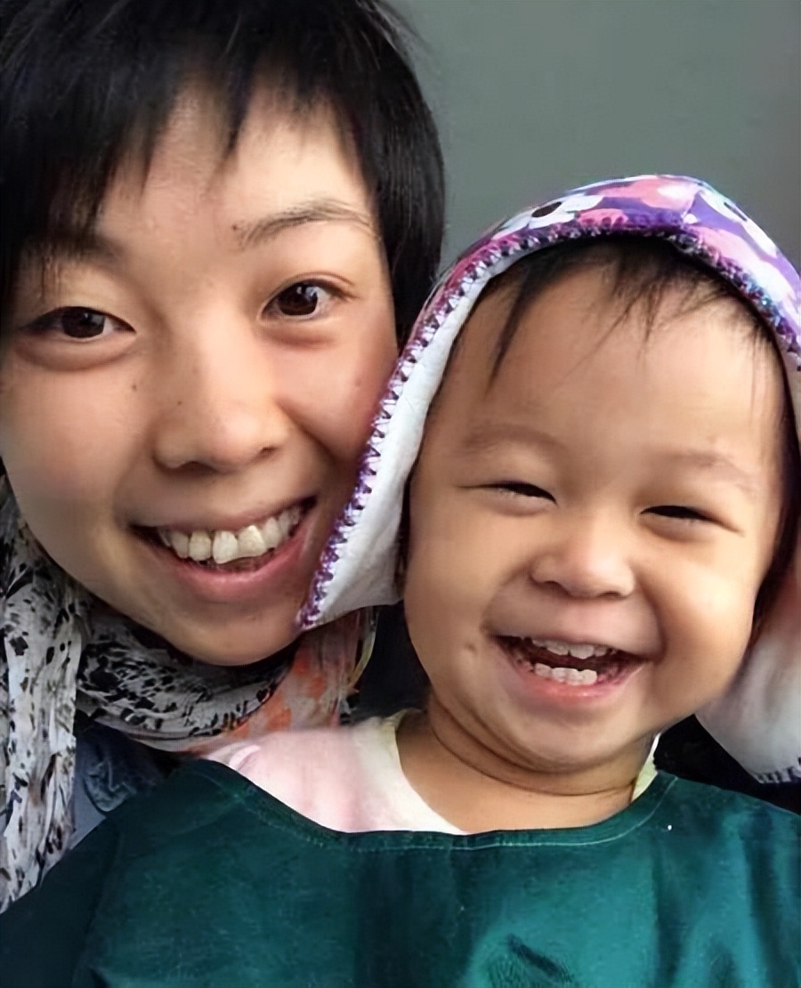 她是世界女乒第一人，大20岁老公与袁立同居12年，转身把她宠上天