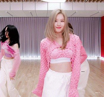 「太美了」这是韩流女偶像中最新的女性时尚潮流吗