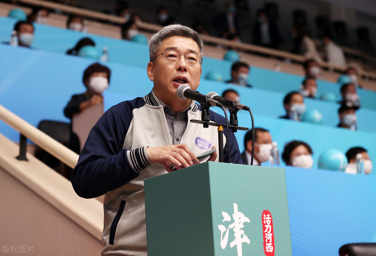 足球“专家”又有搞笑表态，球迷意见多多！中超、国足困难了