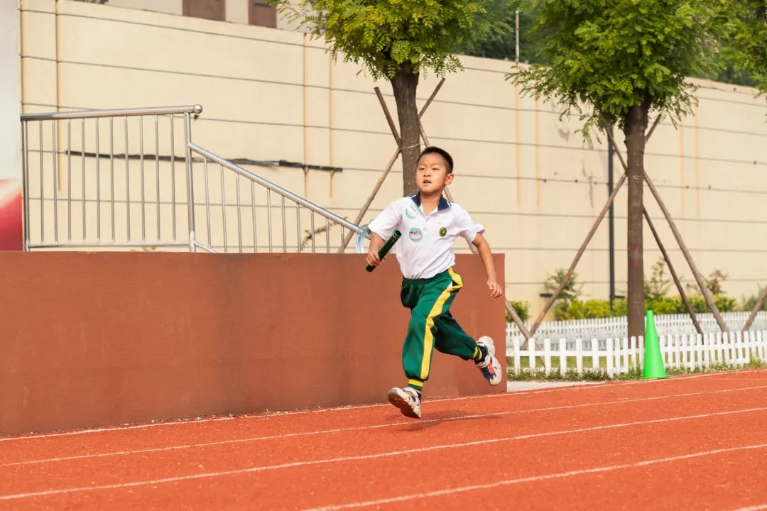 房山育新学校,喜迎二十大奋进新征程开启新时代