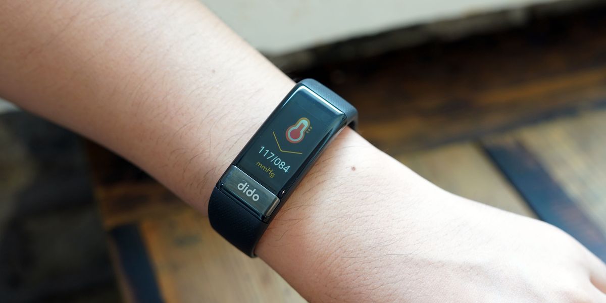 精准实时测心率和血压的智能手环,智能手环血压心率测量戴哪只手好