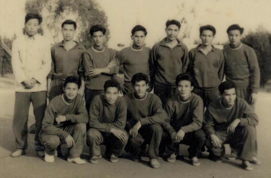 足球教练邓锡权简历,邓锡侯死亡原因