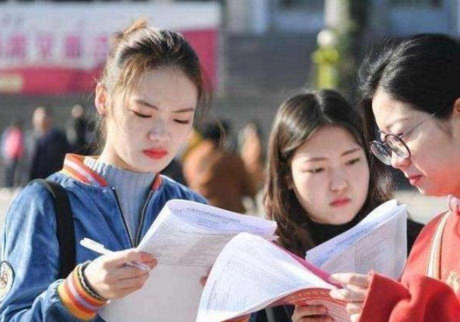 专科生算得上是大学生吗,专科生到底算不算大学生