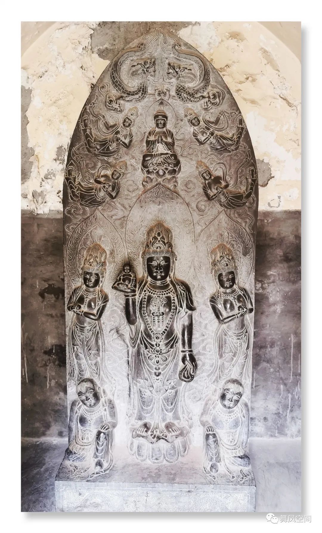 白塔寺是在北海公园里面吗,白塔寺是北海的白塔吗