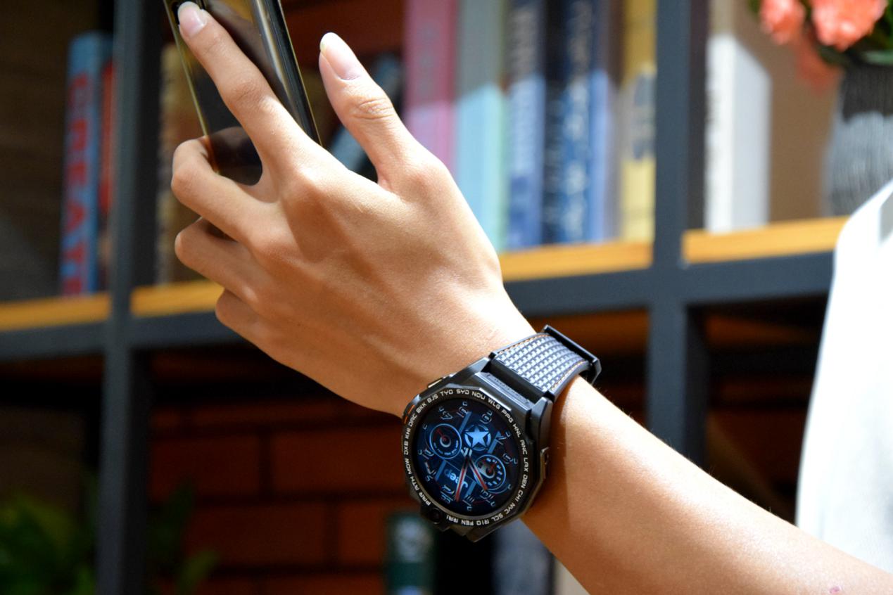 无需手机，就能打电话登微信QQ听歌刷视频，Jeep黑骑士F-X3体验