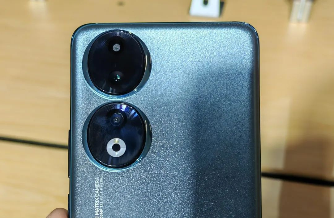 小米civi3和荣耀90哪个值得入手,小米Civi3和荣耀90哪个好