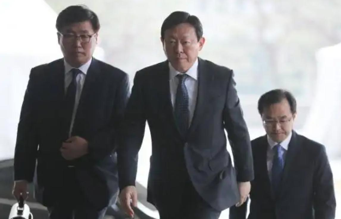 韩国张紫妍案：女星自杀遗书劲爆，总统下令彻查，为何草草结案？