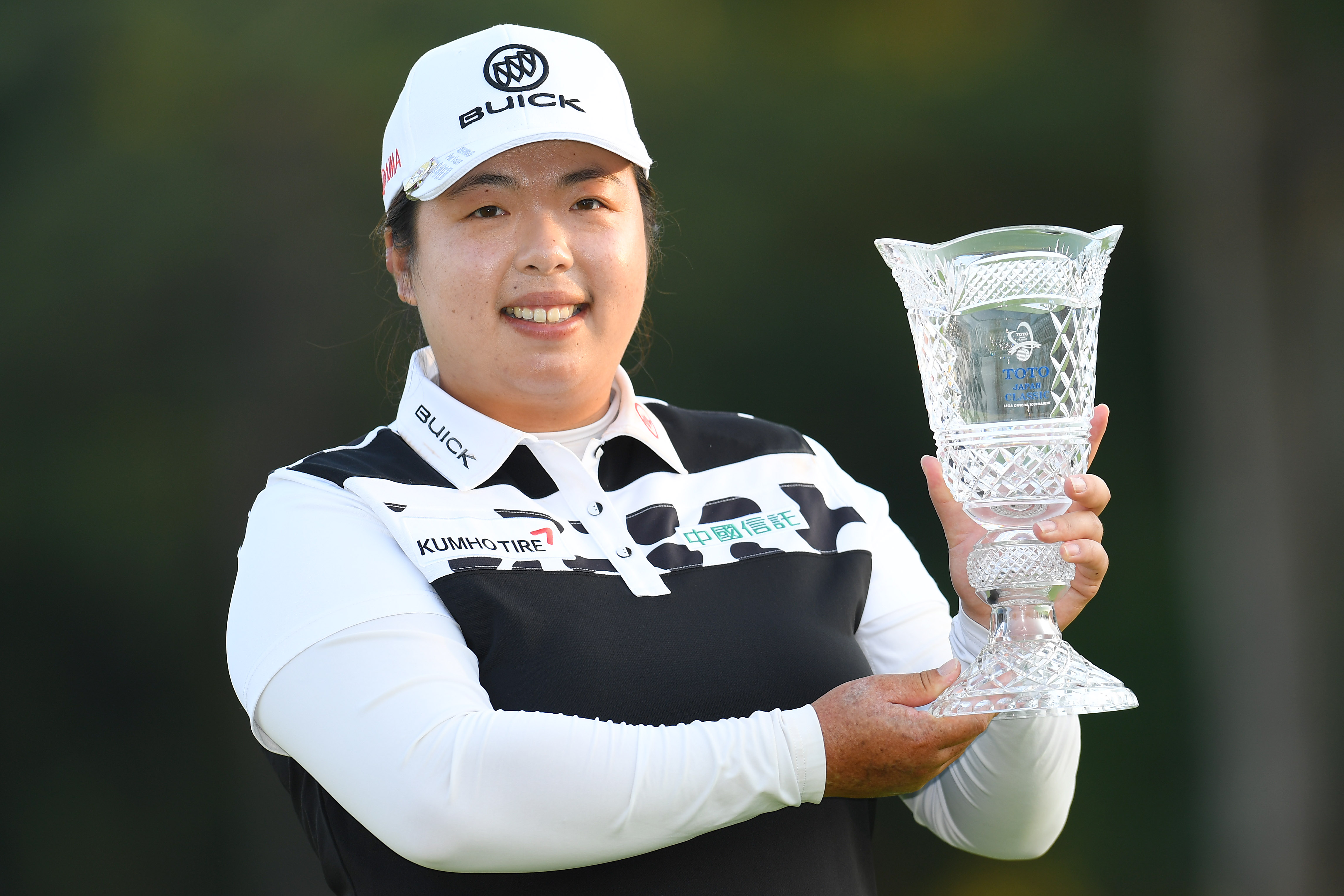 中国高尔夫球领军人物冯珊珊 (国内知名的高尔夫运动员冯珊珊)