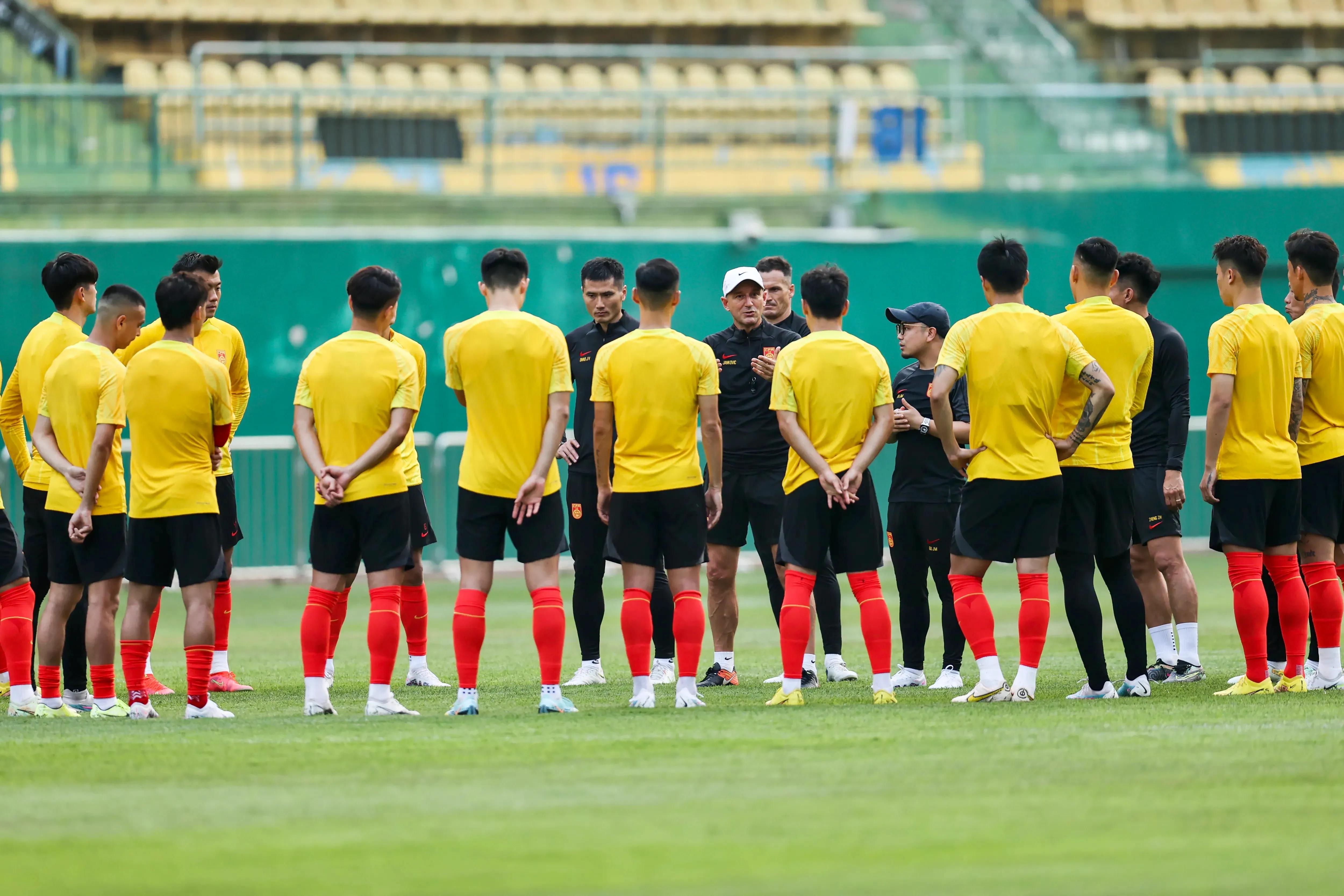 中国男足2-1泰国扬科维奇,中国男足去新西兰打两场比赛