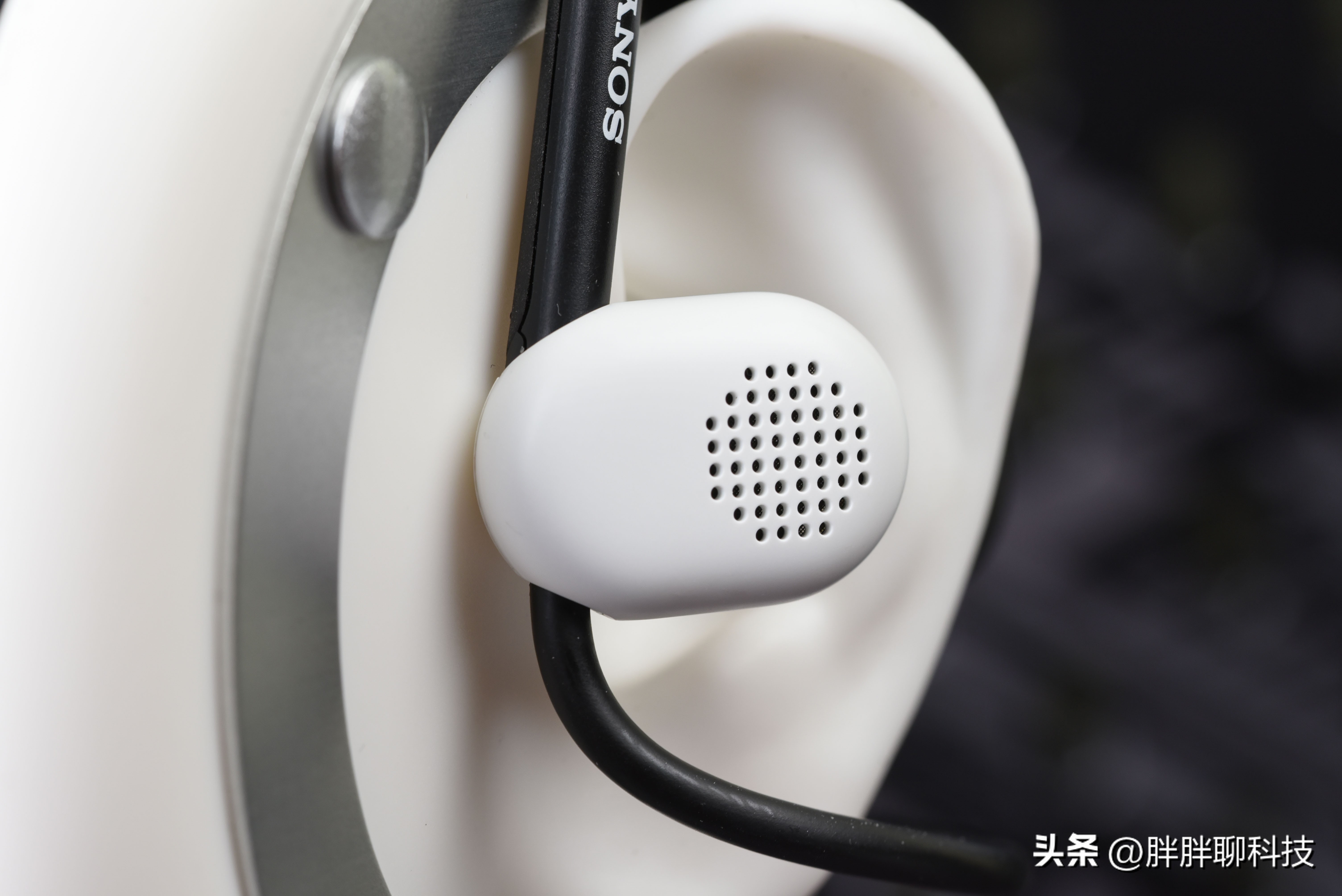 索尼floatrun与airpods,索尼超长续航运动耳机